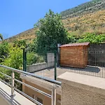 Luxury Mountain View Escape With Private Jacuzzi Split Area * Žrnovnica