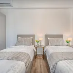 Relax Penthouse Private Jacuzzi Split Area * Žrnovnica