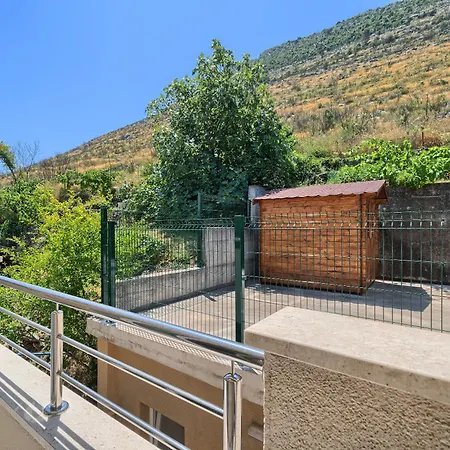 Luxury Mountain View Escape With Private Jacuzzi Split Area * Žrnovnica