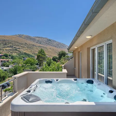 Relax Penthouse Private Jacuzzi Split Area Appartamento *