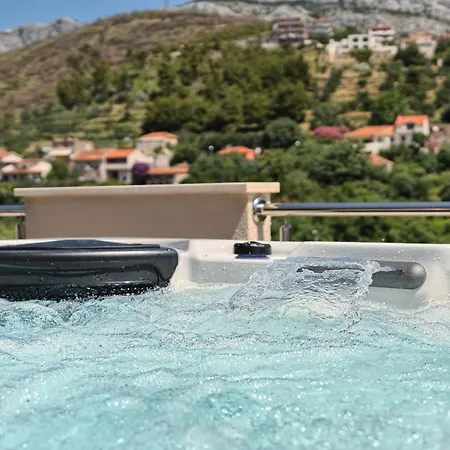 Apartment Luxury Mountain View Escape With Private Jacuzzi Split Area