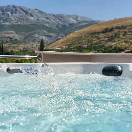 Relax Penthouse Private Jacuzzi Split Area Appartamento
