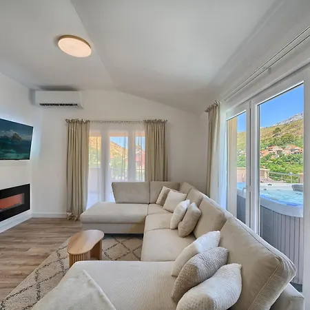 Luxury Mountain View Escape With Private Jacuzzi Split Area Žrnovnica