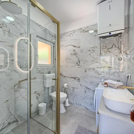 Relax Penthouse Private Jacuzzi Split Area