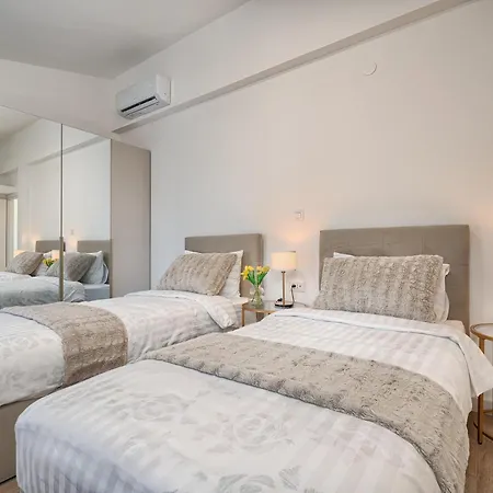Luxury Mountain View Escape With Private Jacuzzi Split Area * Žrnovnica