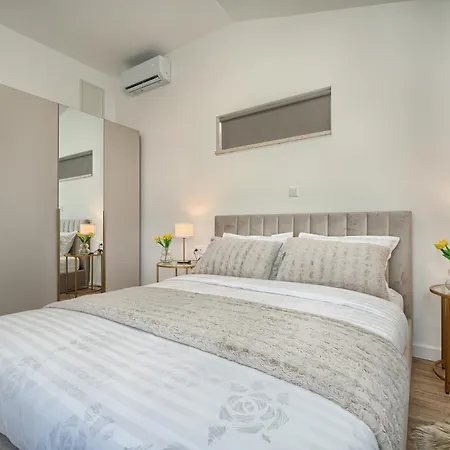 Apartamento Relax Penthouse Private Jacuzzi Split Area Žrnovnica