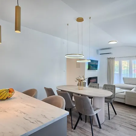 Relax Penthouse Private Jacuzzi Split Area Appartamento *