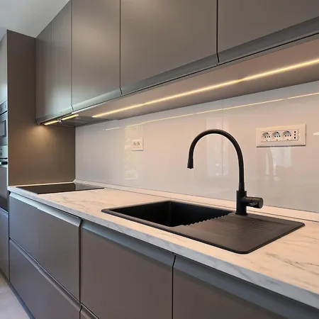 Apartment Luxury Mountain View Escape With Private Jacuzzi Split Area Žrnovnica