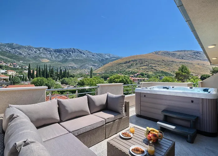Relax Penthouse Private Jacuzzi Split Area Žrnovnica