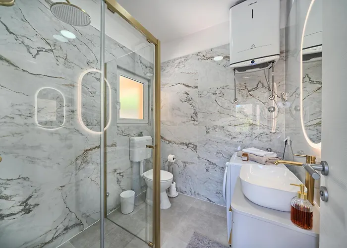 Relax Penthouse Private Jacuzzi Split Area
