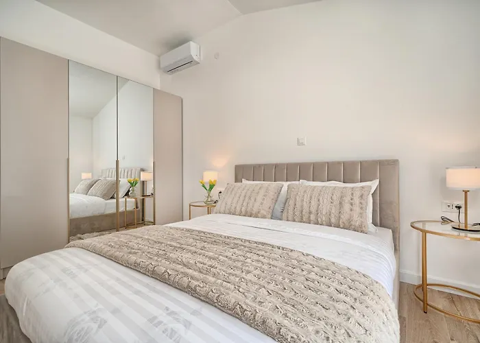Relax Penthouse Private Jacuzzi Split Area 公寓 *