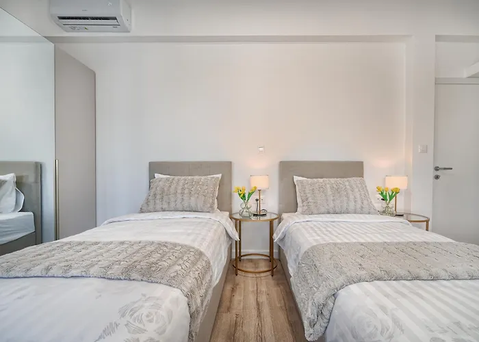Relax Penthouse Private Jacuzzi Split Area * Žrnovnica